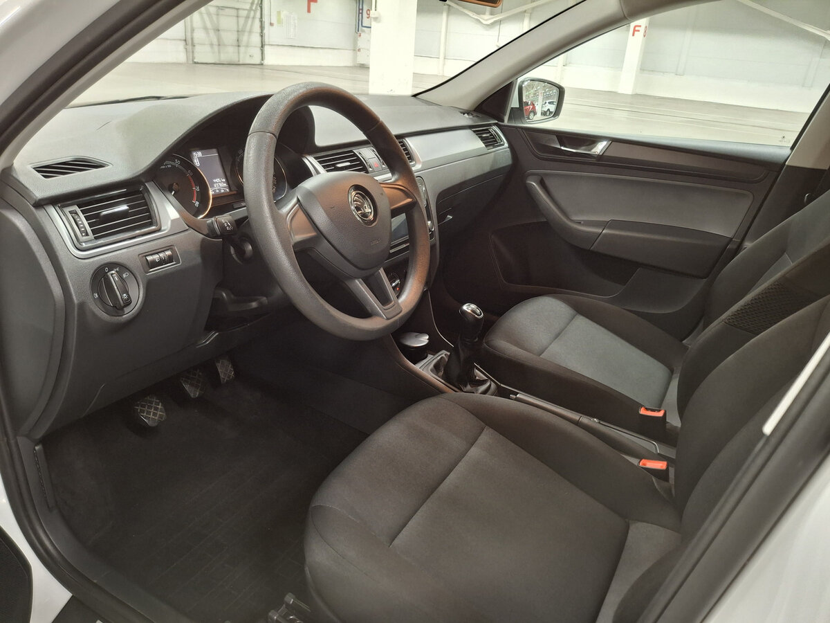 Skoda Rapid с пробегом — 2019 год. Фото: #15