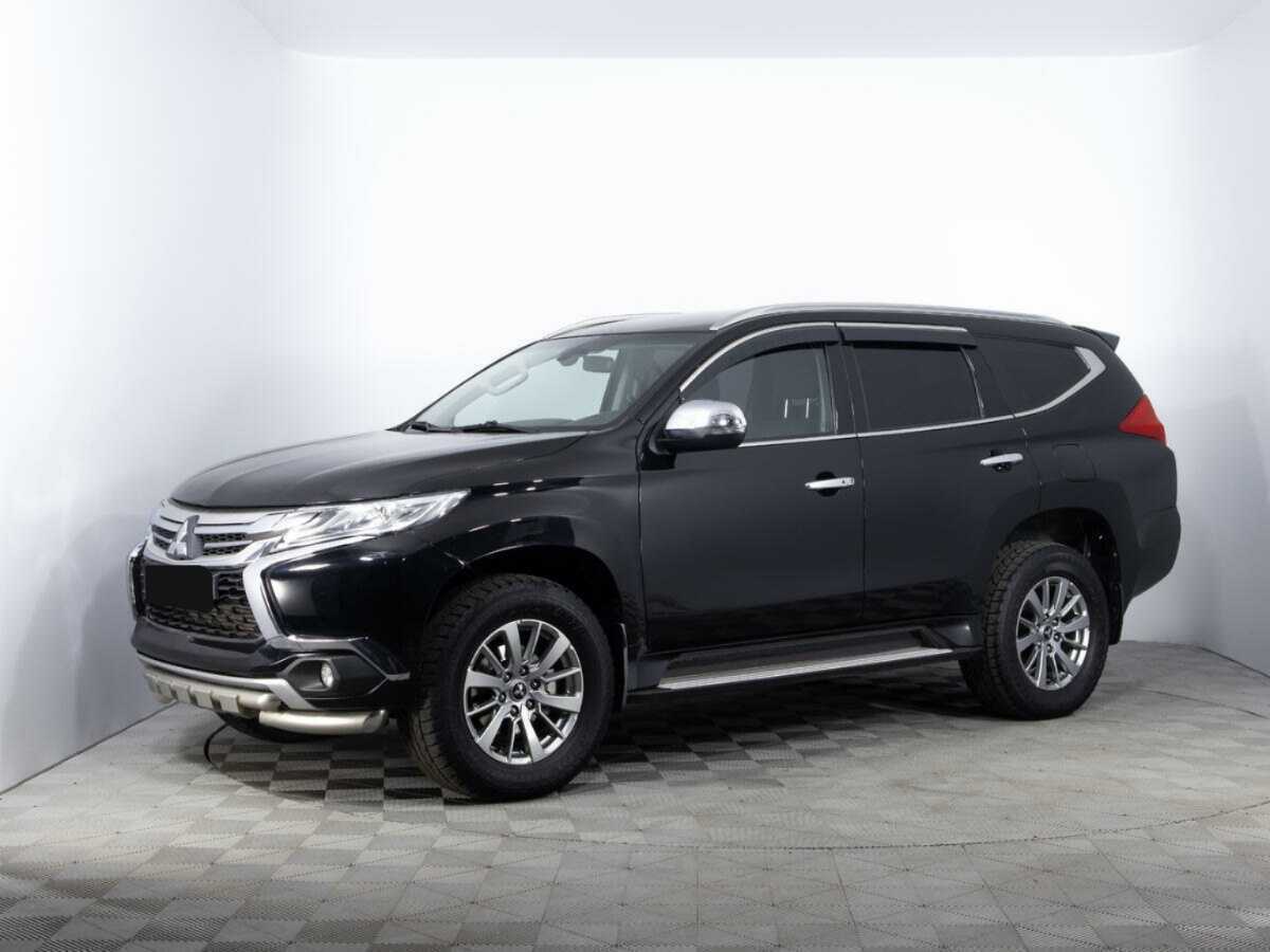 Mitsubishi Pajero Sport с пробегом — 2017 год. Фото: #0