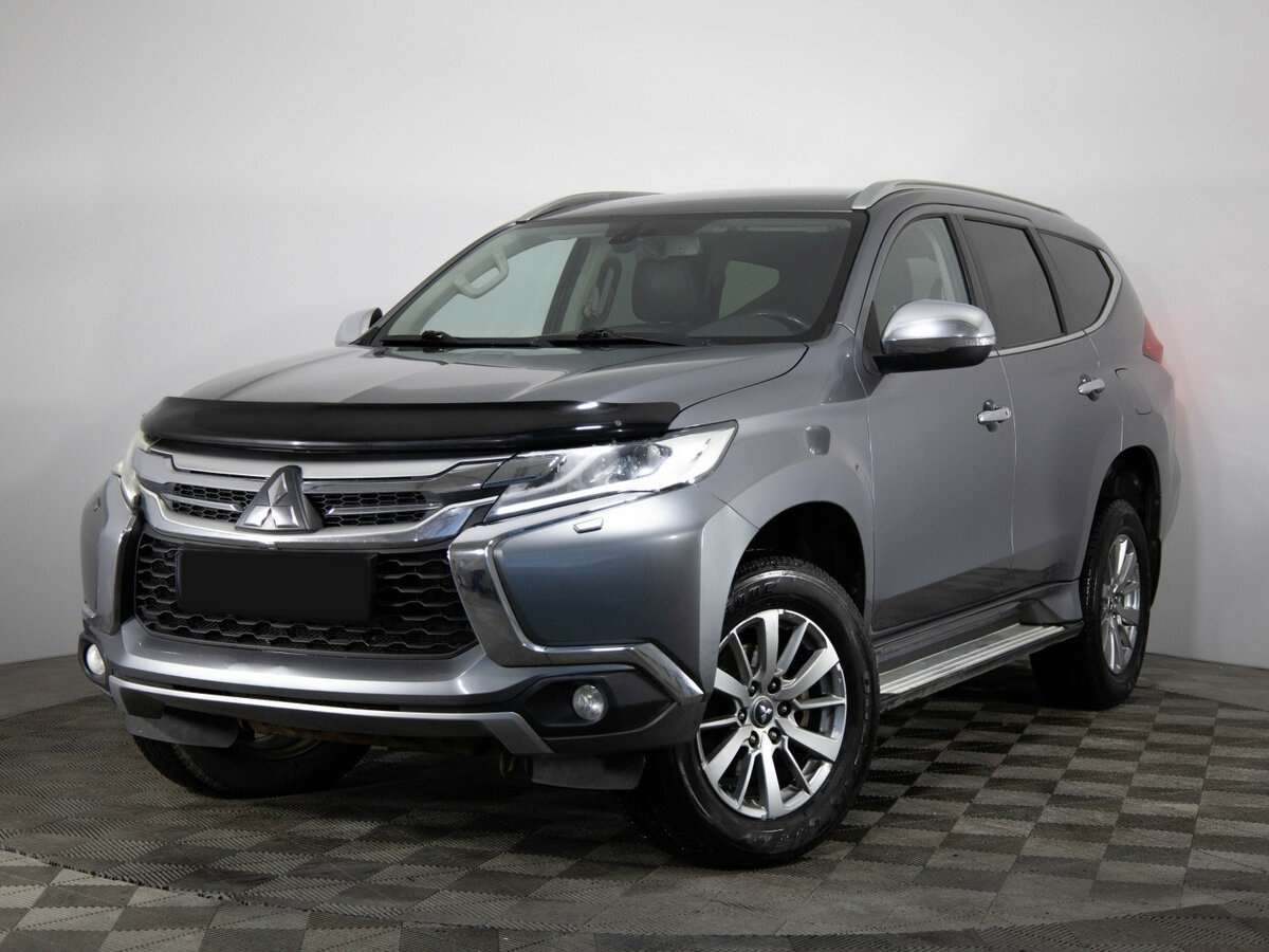 Mitsubishi Pajero Sport с пробегом — 2016 год. Фото: #0