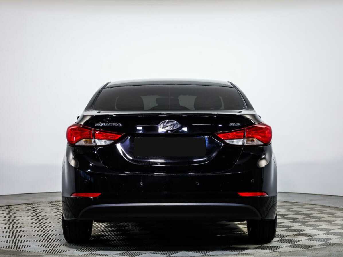 Hyundai Elantra с пробегом — 2015 год. Фото: #4