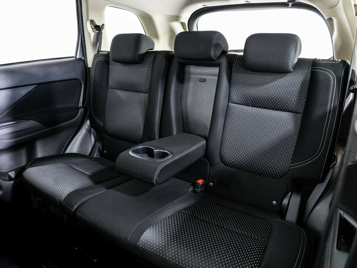 Mitsubishi Outlander с пробегом — 2019 год. Фото: #14