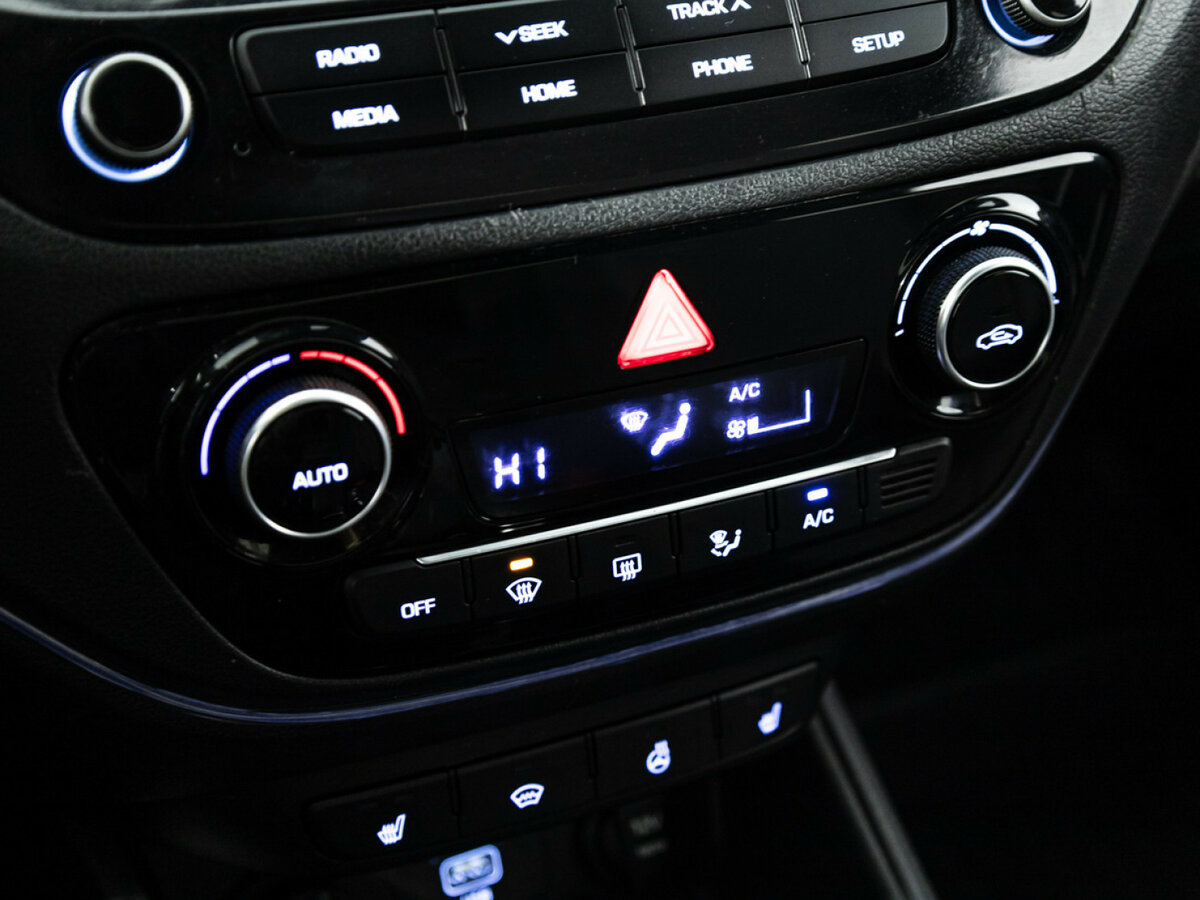 Hyundai Solaris с пробегом — 2019 год. Фото: #13