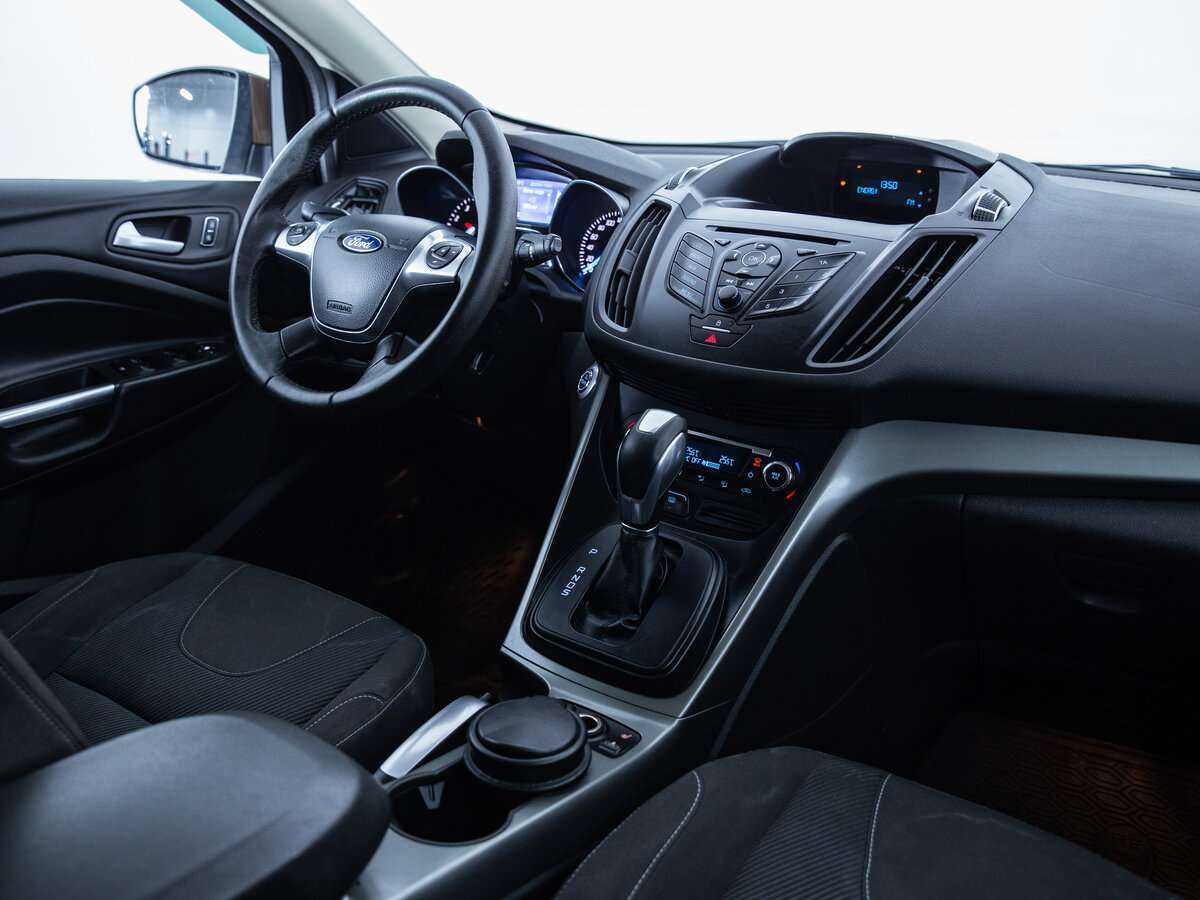 Ford Kuga с пробегом — 2013 год. Фото: #9