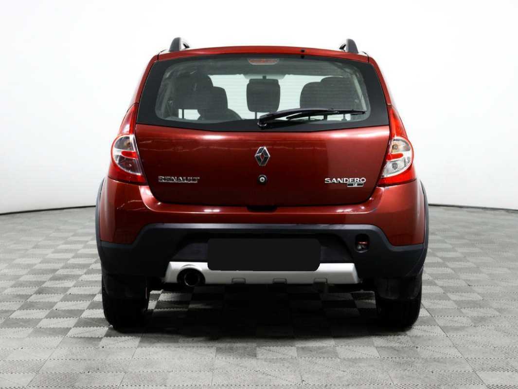 Renault Sandero с пробегом — 2012 год. Фото: #5