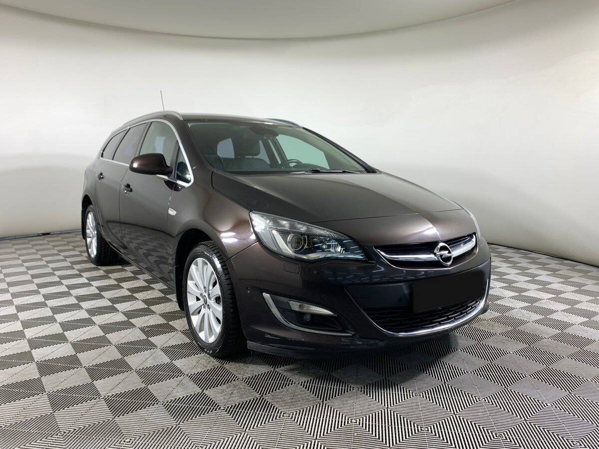 Opel Astra с пробегом — 2014 год. Фото: #2