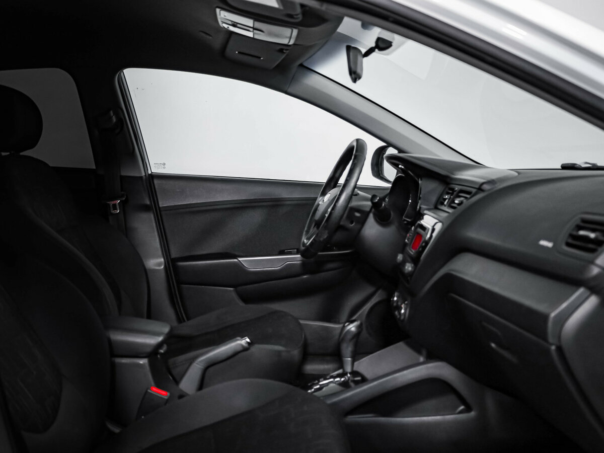 Kia Rio с пробегом — 2013 год. Фото: #16