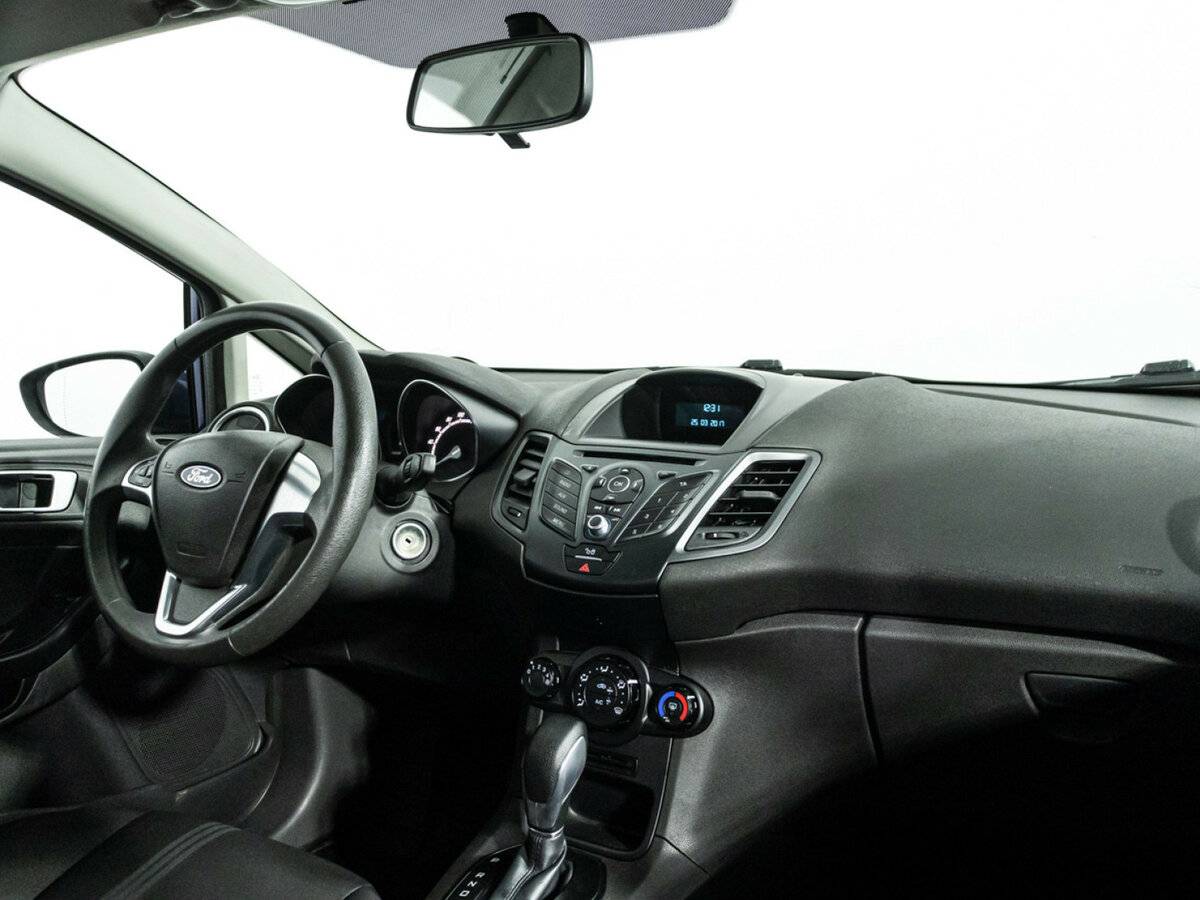 Ford Fiesta с пробегом — 2015 год. Фото: #8