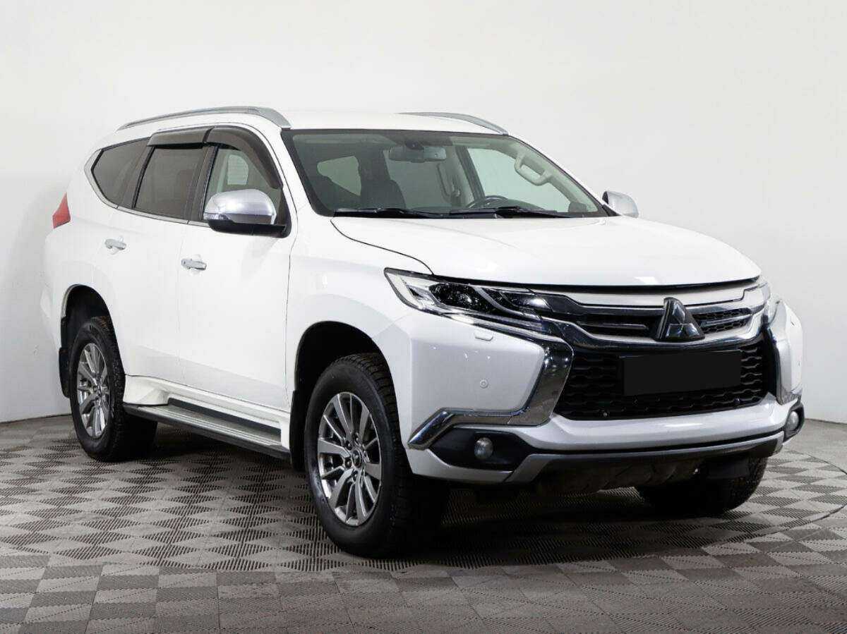 Mitsubishi Pajero Sport с пробегом — 2019 год. Фото: #2
