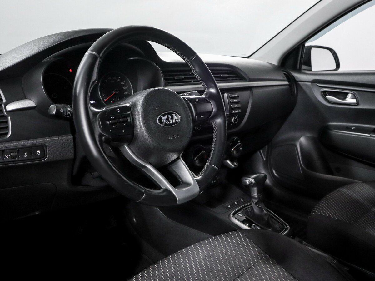 Kia Rio с пробегом — 2017 год. Фото: #10