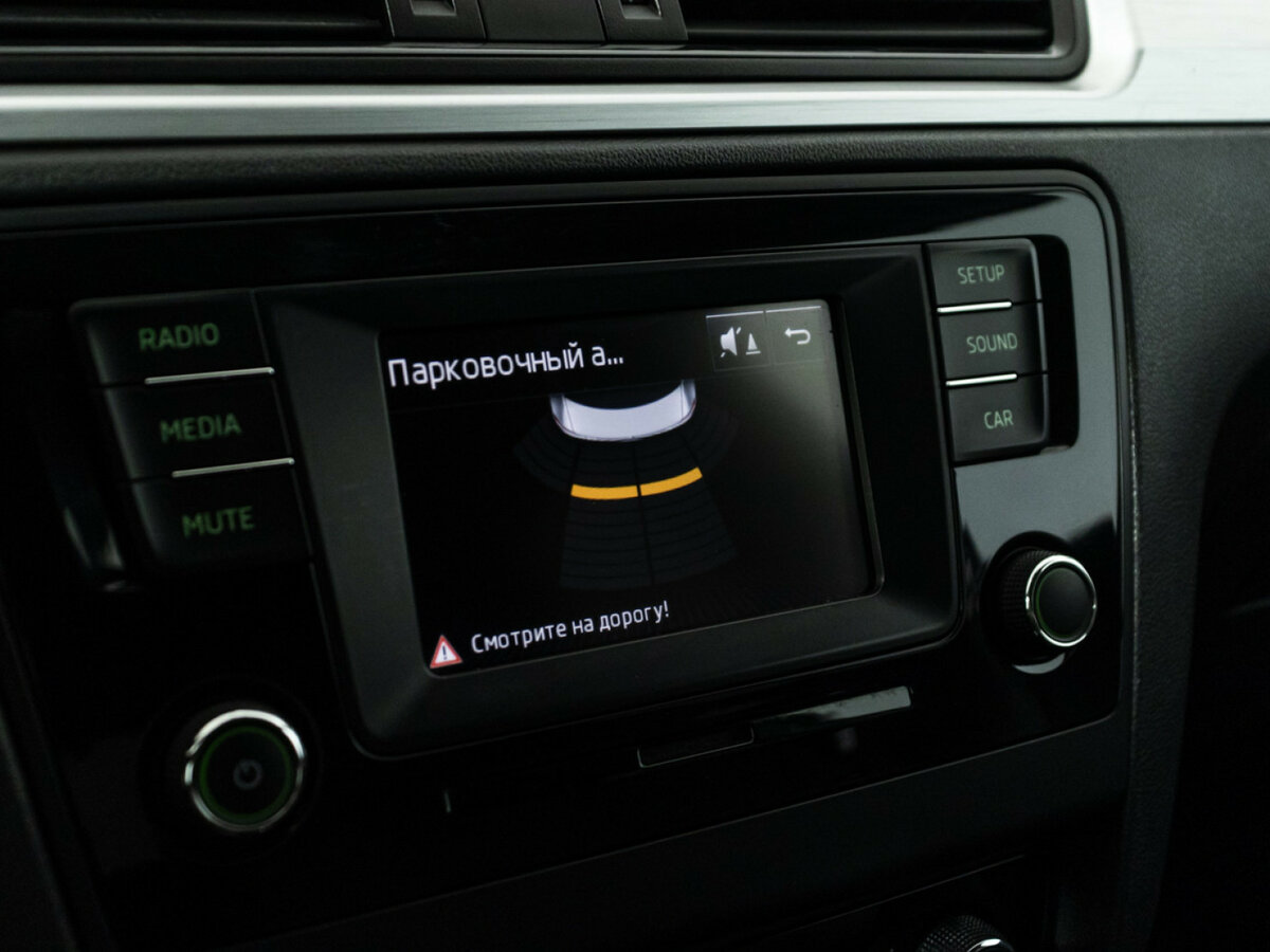 Skoda Rapid с пробегом — 2016 год. Фото: #13