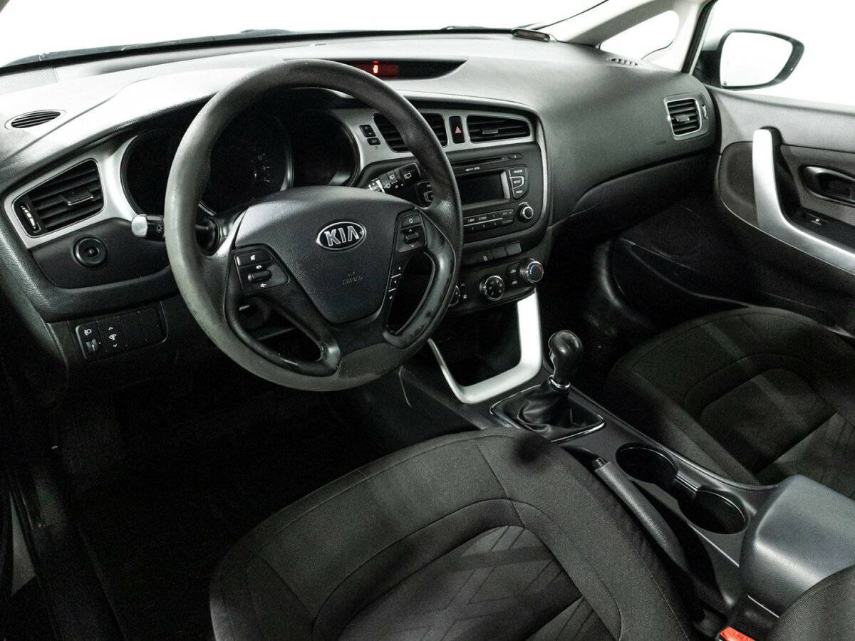 Kia Ceed с пробегом — 2012 год. Фото: #10