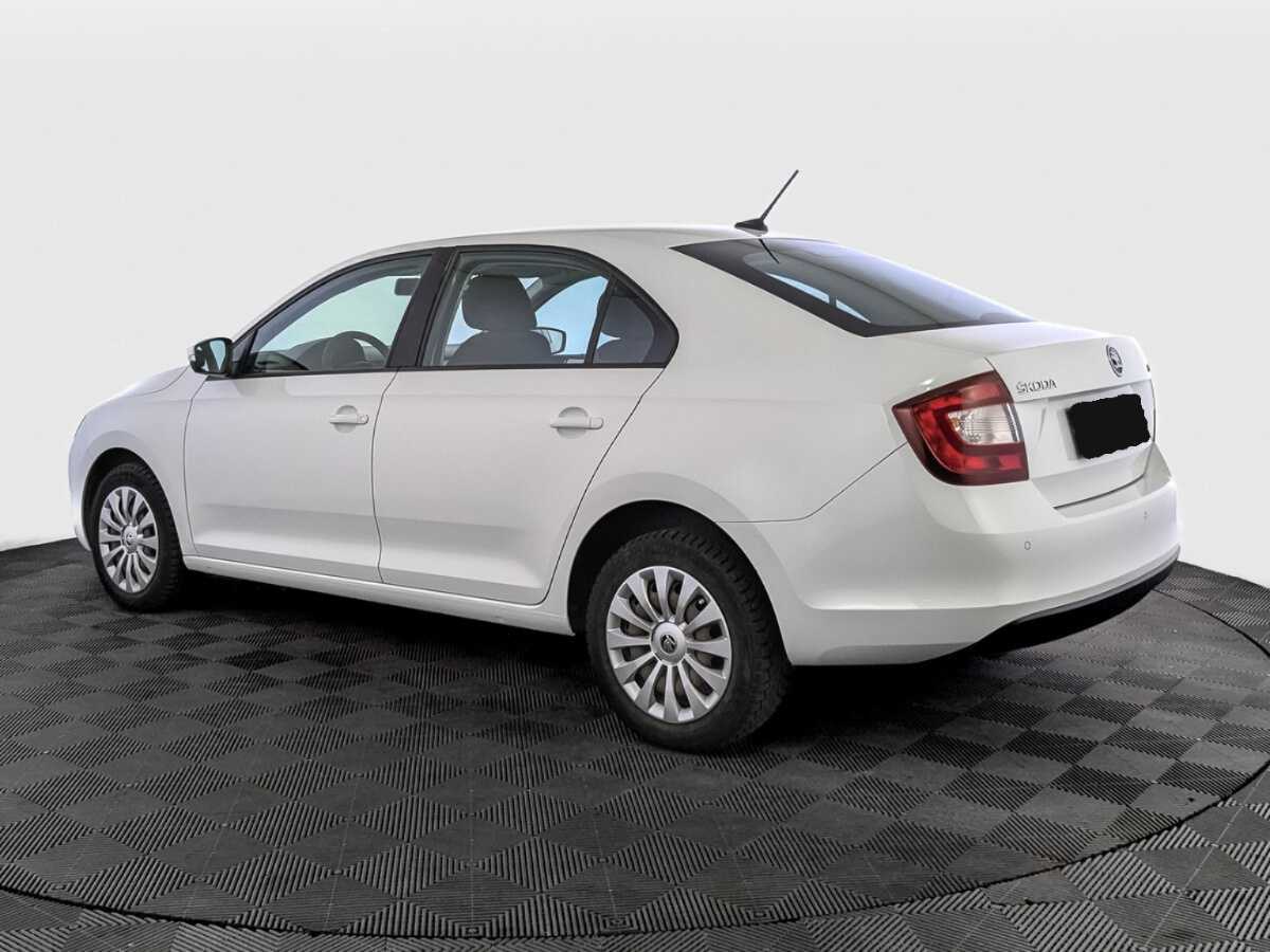 Skoda Rapid с пробегом — 2019 год. Фото: #6