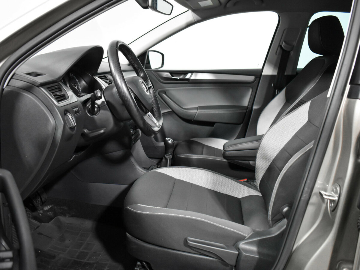 Skoda Rapid с пробегом — 2019 год. Фото: #9