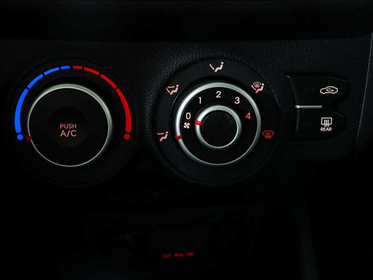 Kia Rio с пробегом — 2013 год. Фото: #13
