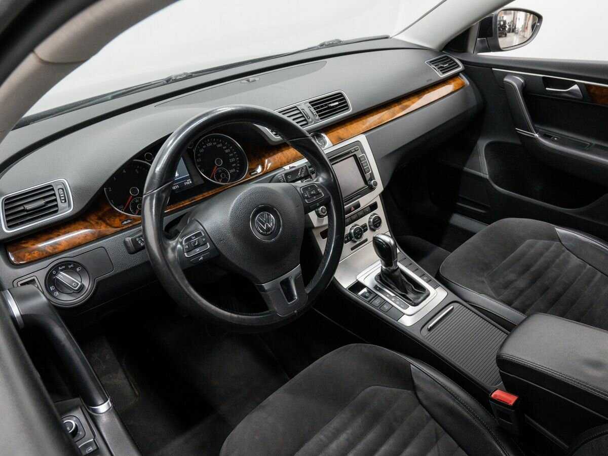 Volkswagen Passat с пробегом — 2012 год. Фото: #12