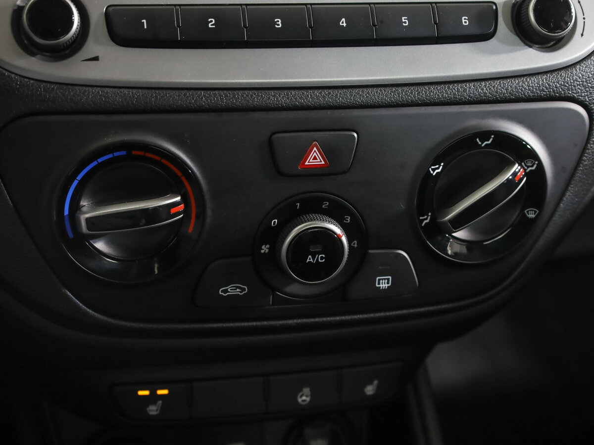 Hyundai Solaris с пробегом — 2018 год. Фото: #13