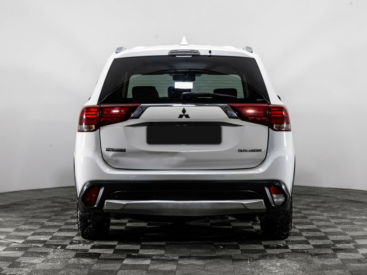 Mitsubishi Outlander с пробегом — 2017 год. Фото: #4