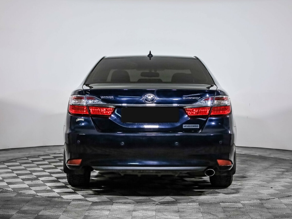 Toyota Camry с пробегом — 2017 год. Фото: #4