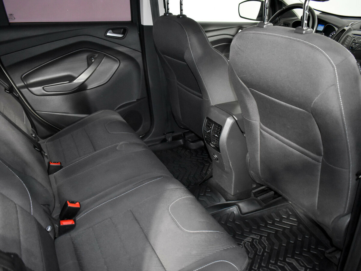 Ford Kuga с пробегом — 2014 год. Фото: #13