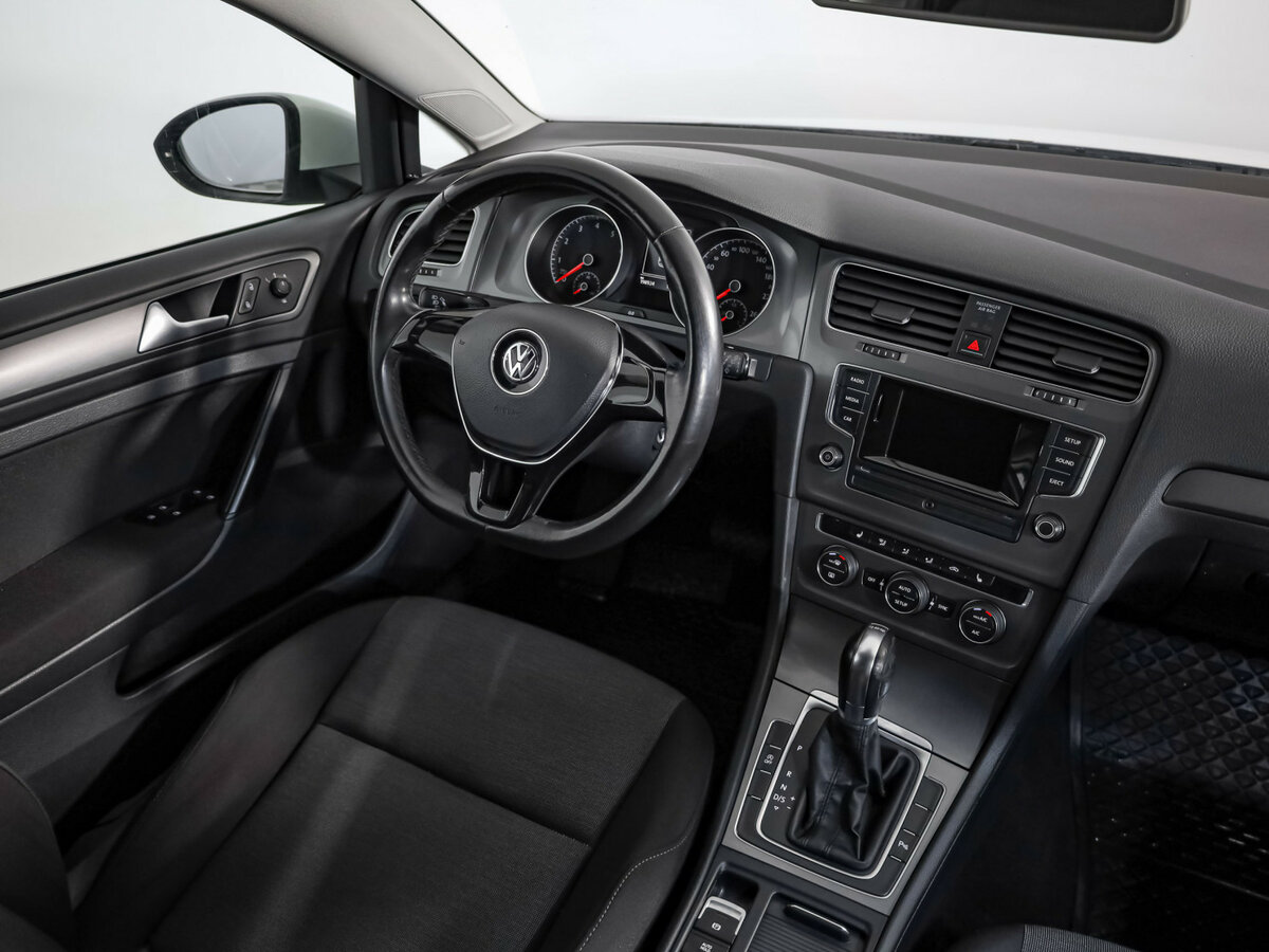 Volkswagen Golf с пробегом — 2013 год. Фото: #6