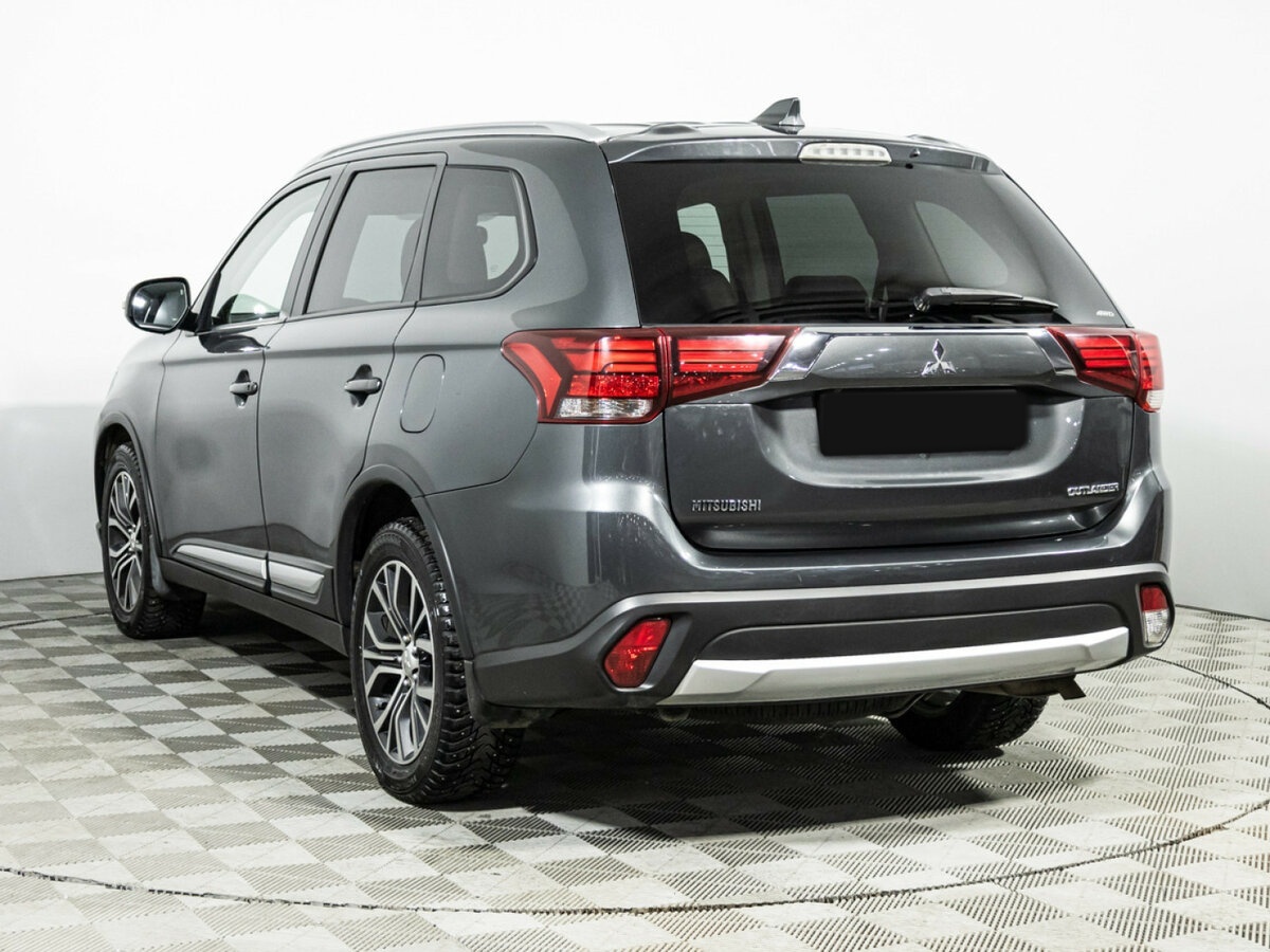 Mitsubishi Outlander с пробегом — 2017 год. Фото: #6