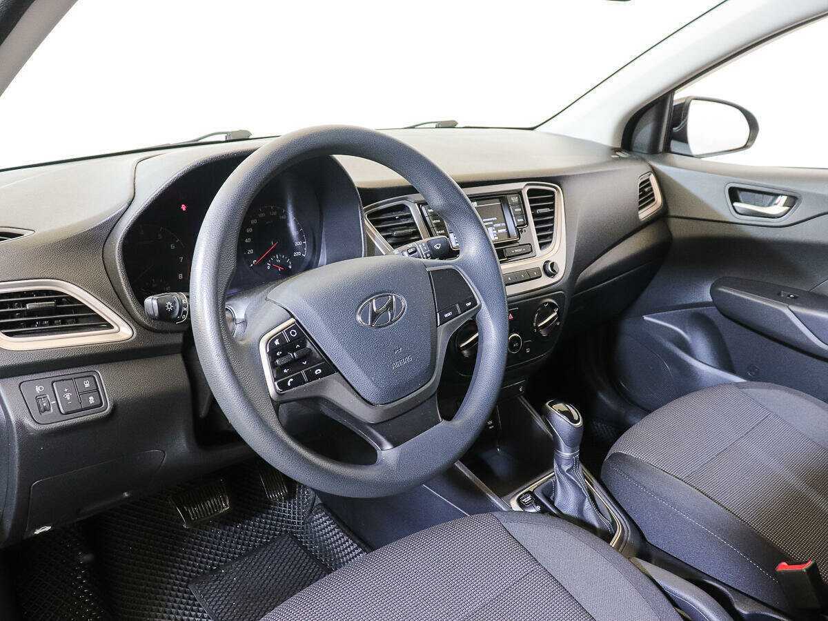 Hyundai Solaris с пробегом — 2021 год. Фото: #11
