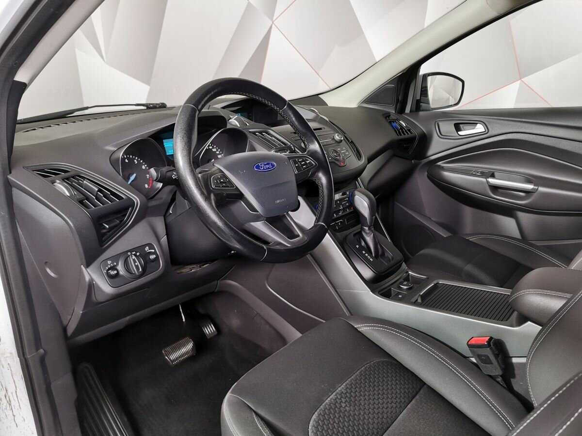 Ford Kuga с пробегом — 2017 год. Фото: #13