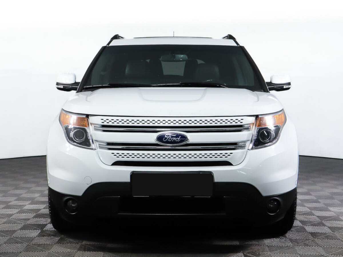 Ford Explorer с пробегом — 2013 год. Фото: #1