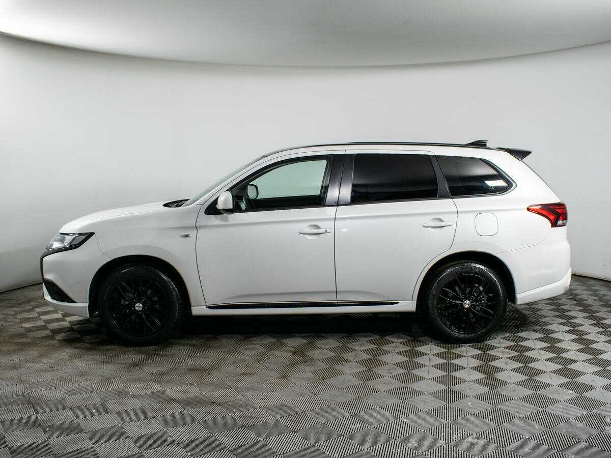 Mitsubishi Outlander с пробегом — 2022 год. Фото: #6
