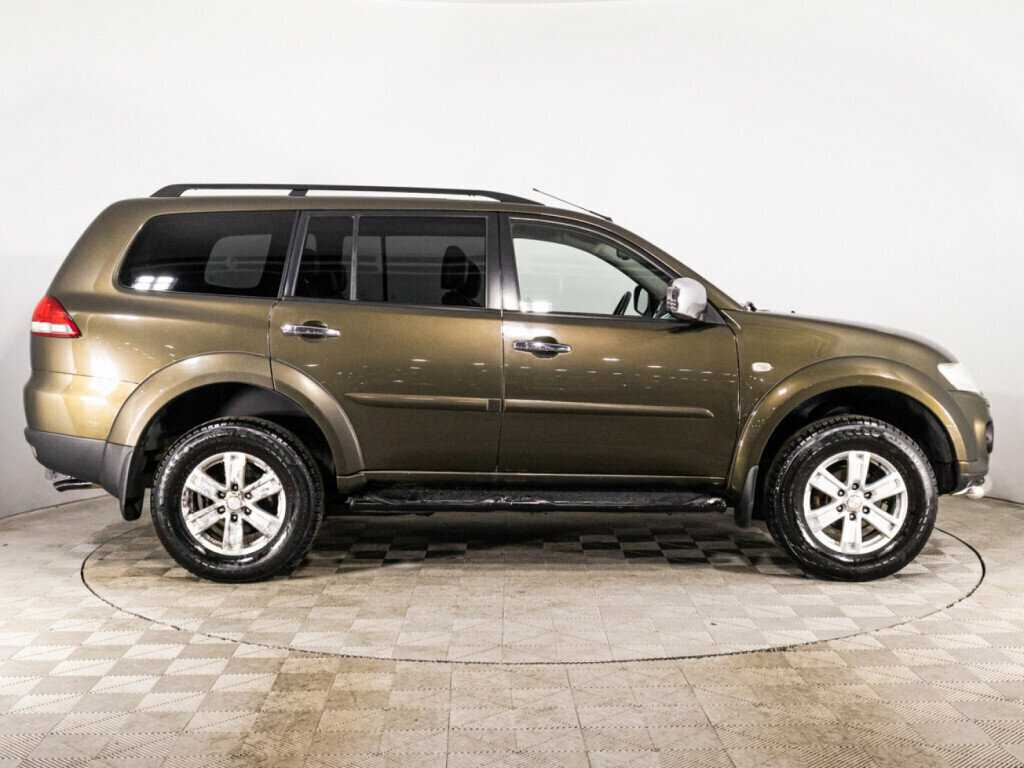 Mitsubishi Pajero Sport с пробегом — 2014 год. Фото: #3