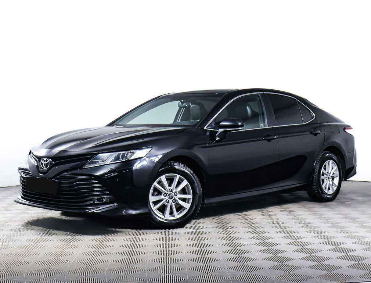 Toyota Camry с пробегом — 2018 год. Посмотреть фото