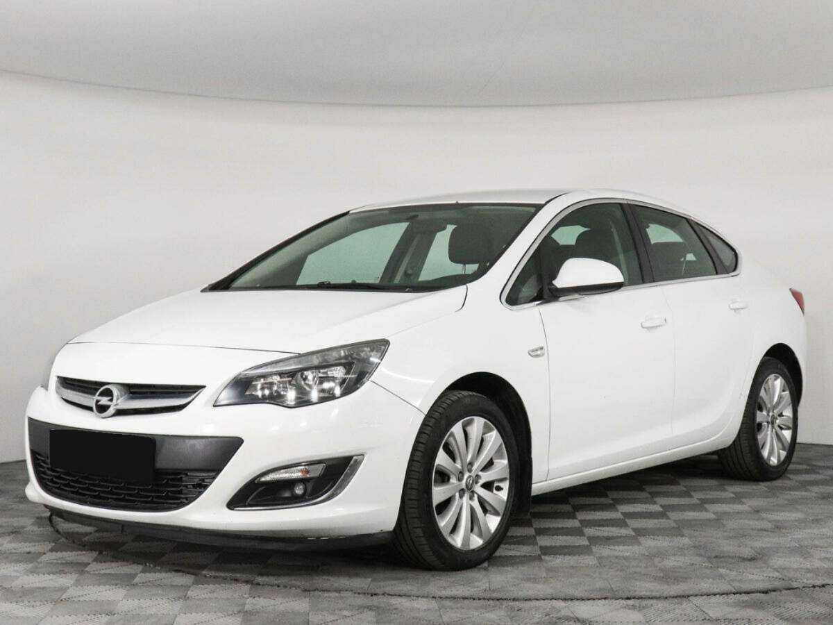Opel Astra с пробегом — 2014 год. Фото: #0