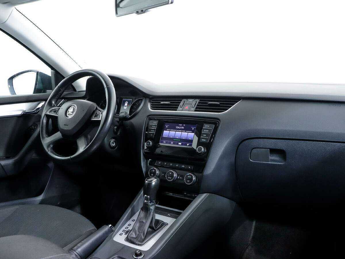 Skoda Octavia с пробегом — 2015 год. Фото: #8