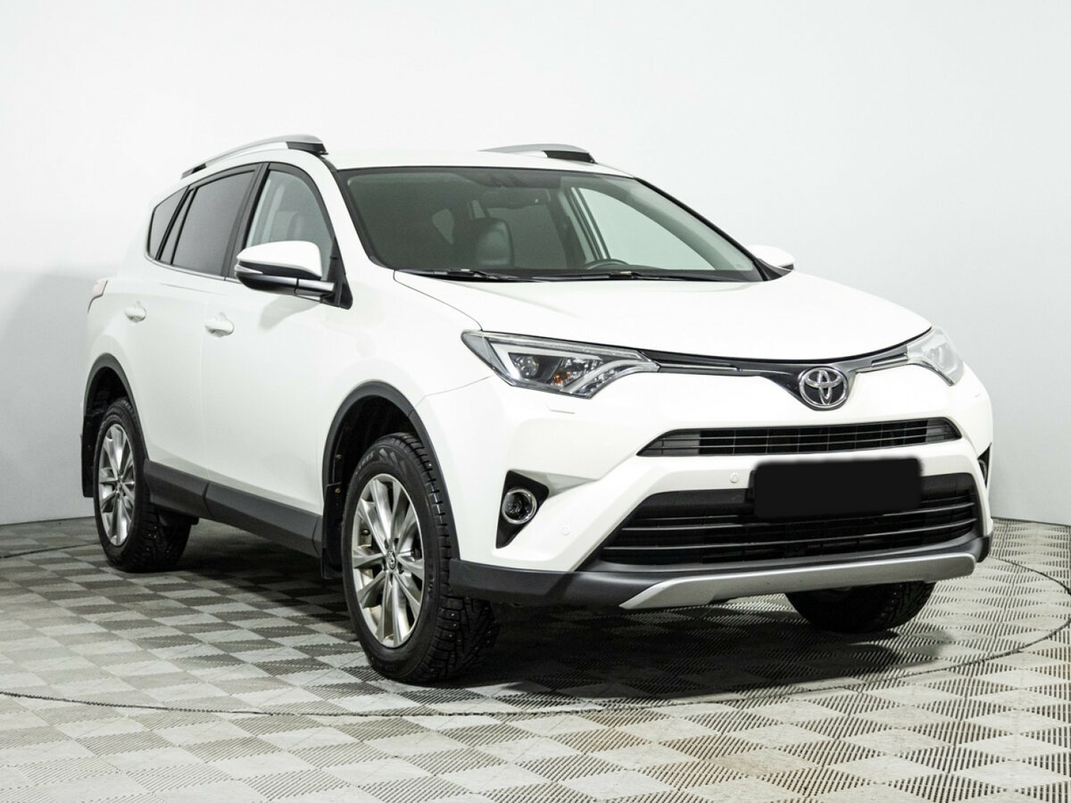 Toyota RAV4 с пробегом — 2017 год. Фото: #2