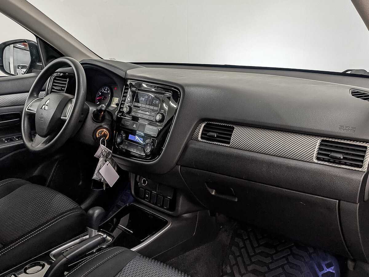Mitsubishi Outlander с пробегом — 2018 год. Фото: #11