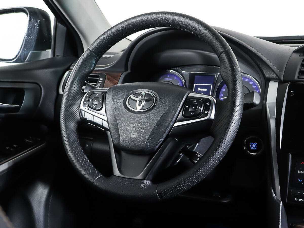 Toyota Camry с пробегом — 2017 год. Фото: #15