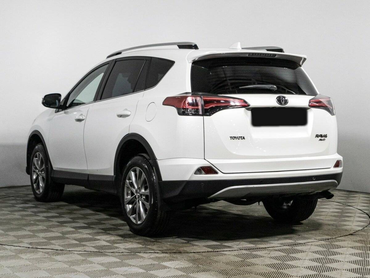 Toyota RAV4 с пробегом — 2018 год. Фото: #5