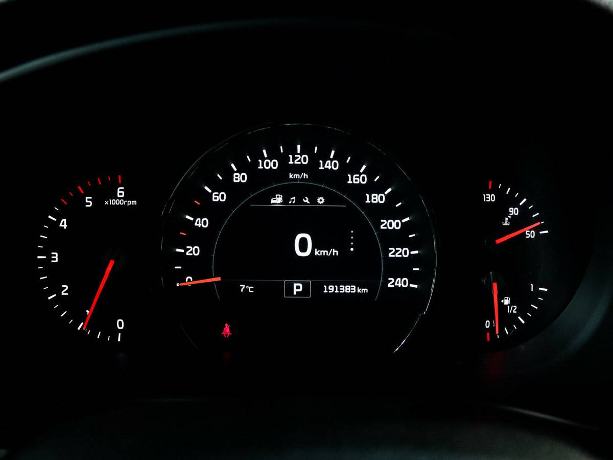 Kia Sorento с пробегом — 2016 год. Фото: #9