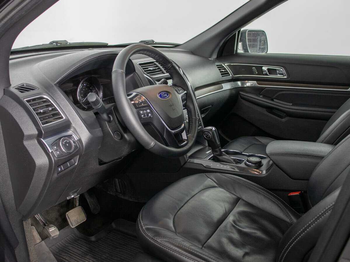 Ford Explorer с пробегом — 2018 год. Фото: #9