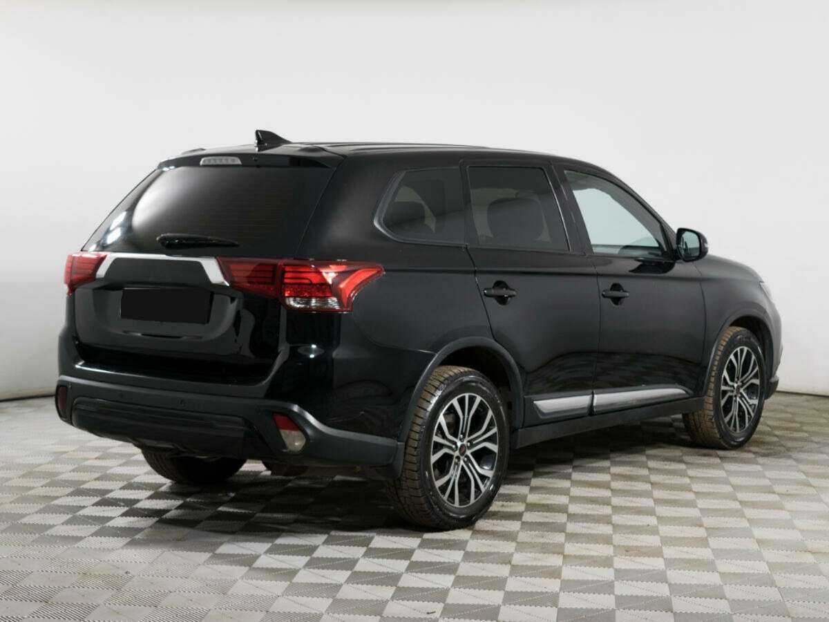 Mitsubishi Outlander с пробегом — 2018 год. Фото: #3