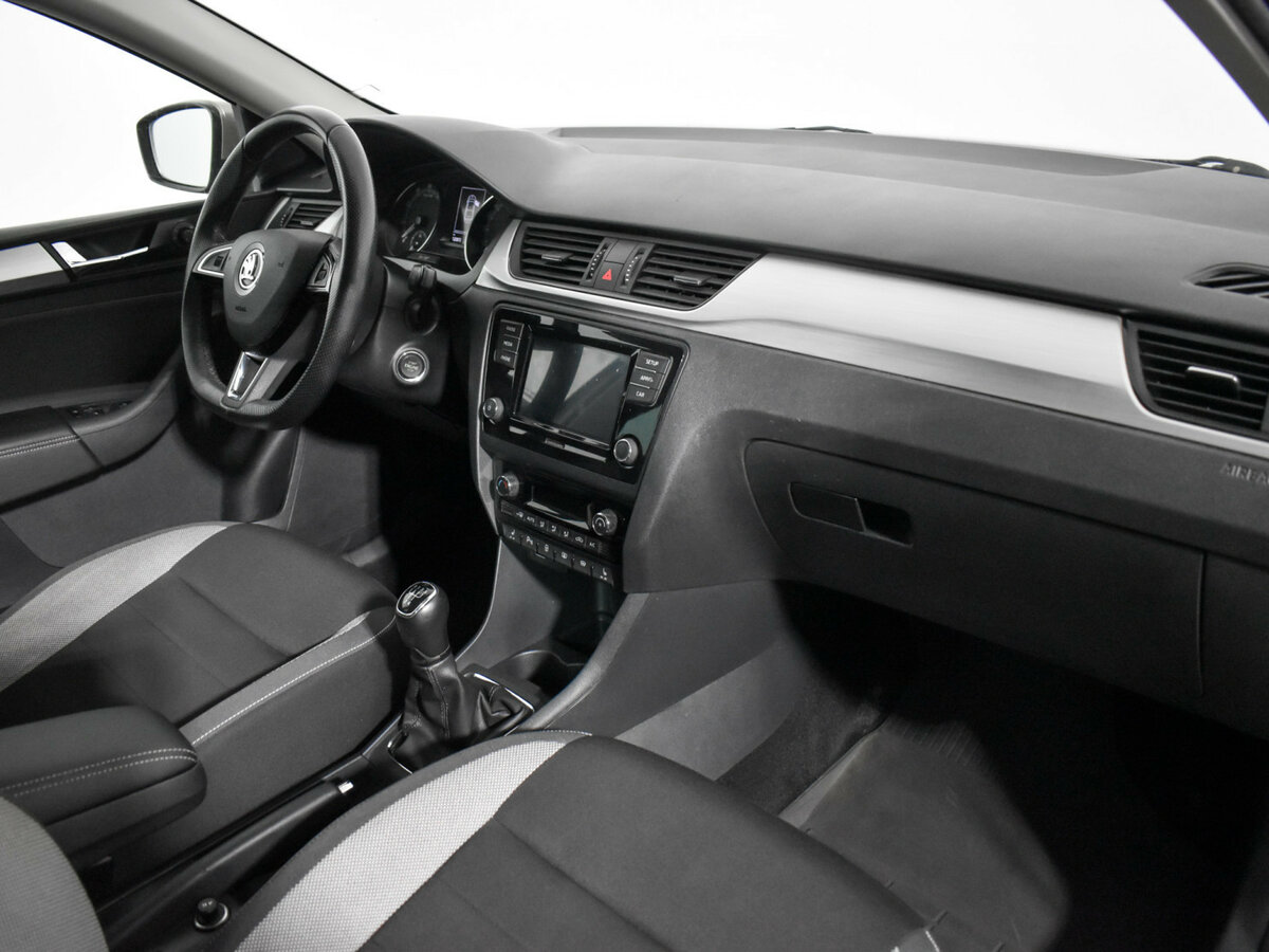 Skoda Rapid с пробегом — 2019 год. Фото: #11