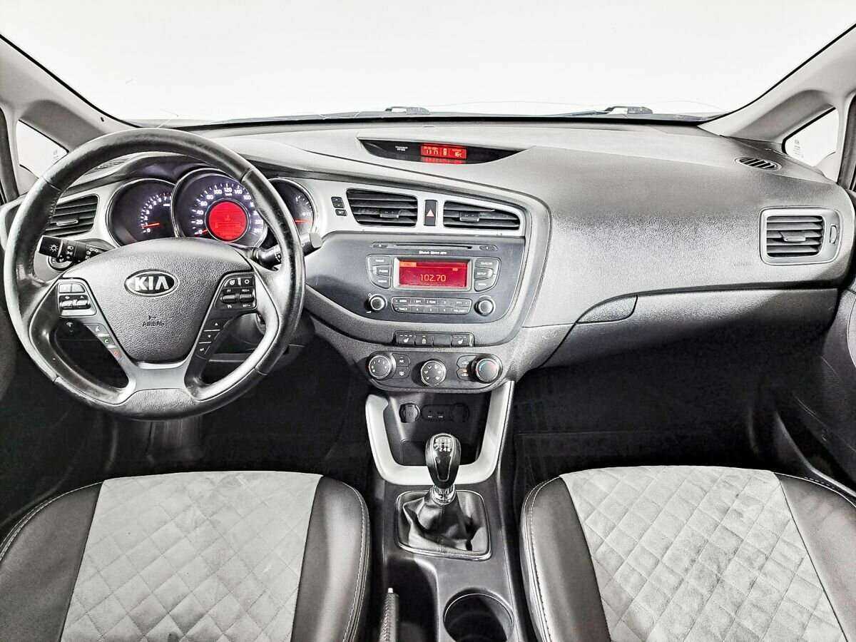 Kia Ceed с пробегом — 2012 год. Фото: #9