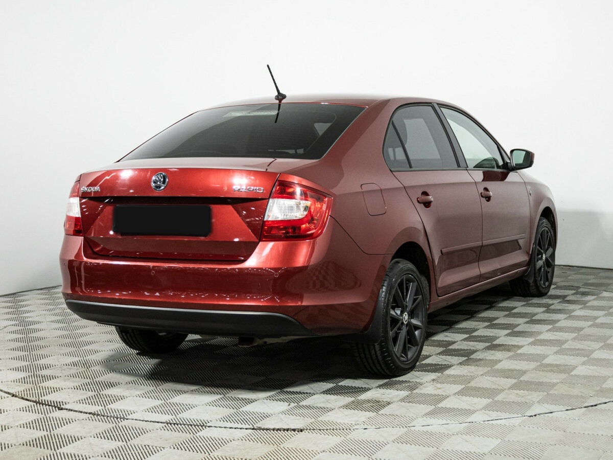Skoda Rapid с пробегом — 2016 год. Фото: #4