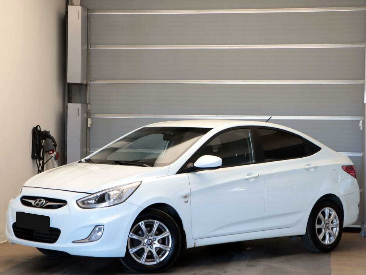 Hyundai Solaris с пробегом — 2013 год. Посмотреть фото