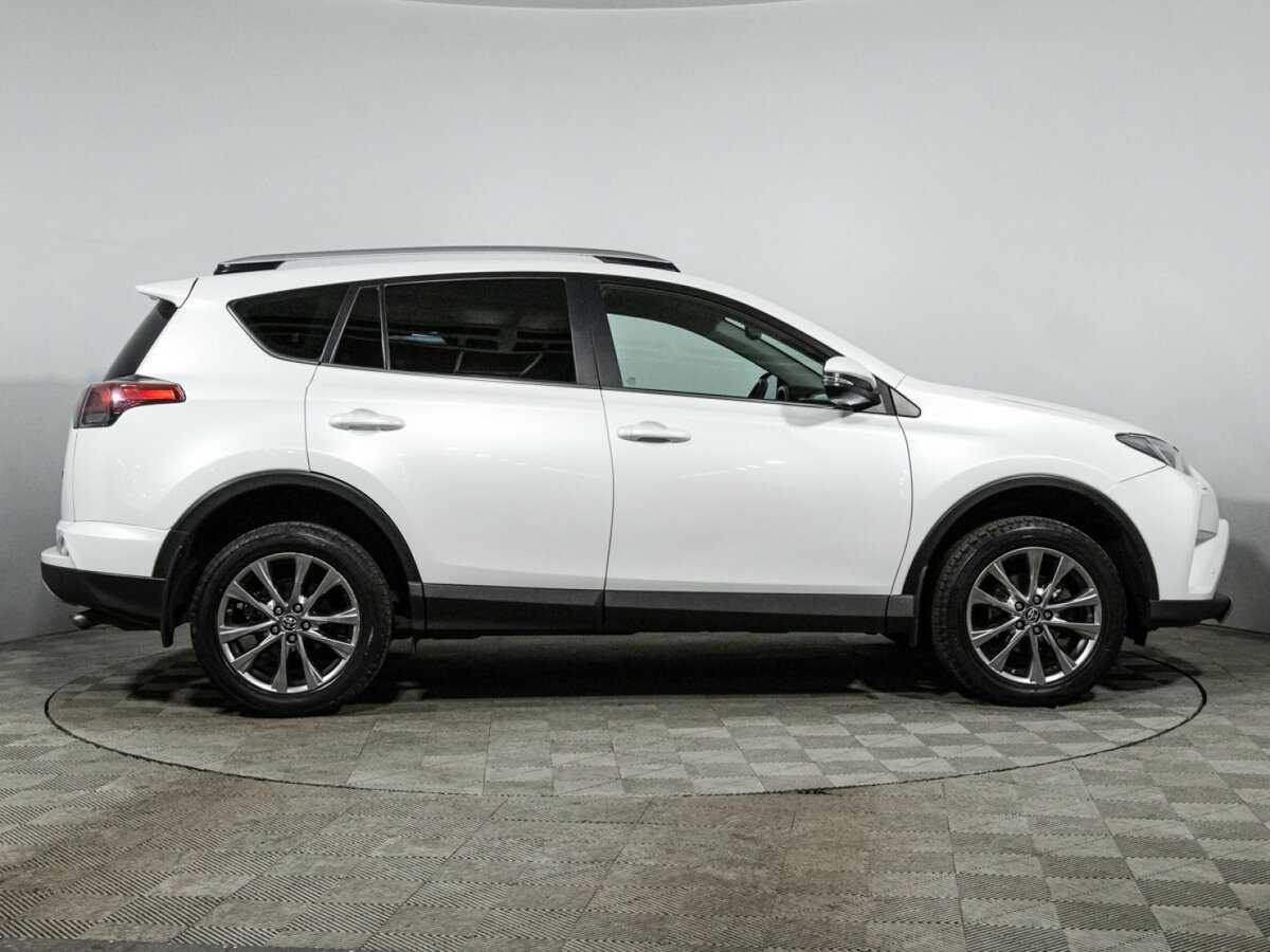 Toyota RAV4 с пробегом — 2019 год. Фото: #3