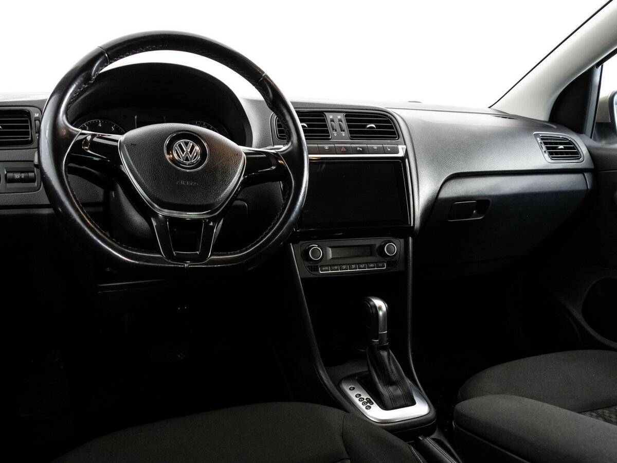 Volkswagen Polo с пробегом — 2017 год. Фото: #8