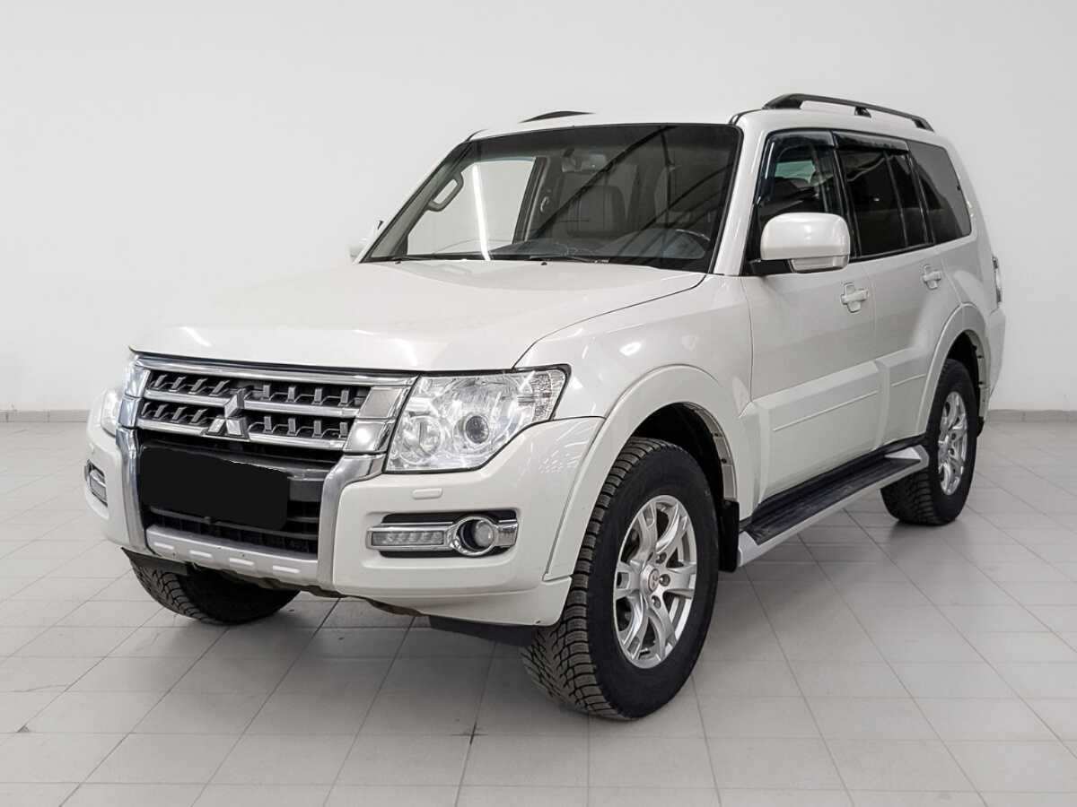 Mitsubishi Pajero с пробегом — 2015 год. Фото: #0