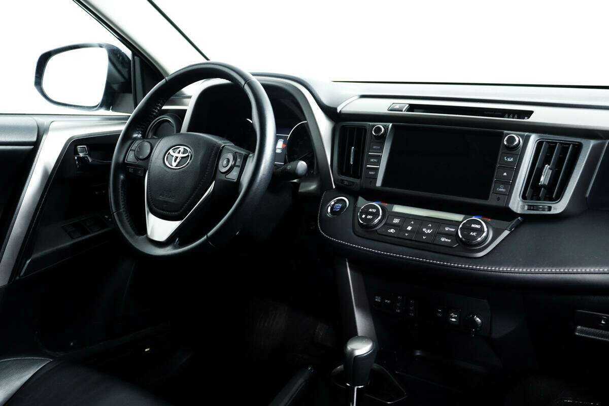 Toyota RAV4 с пробегом — 2019 год. Фото: #8