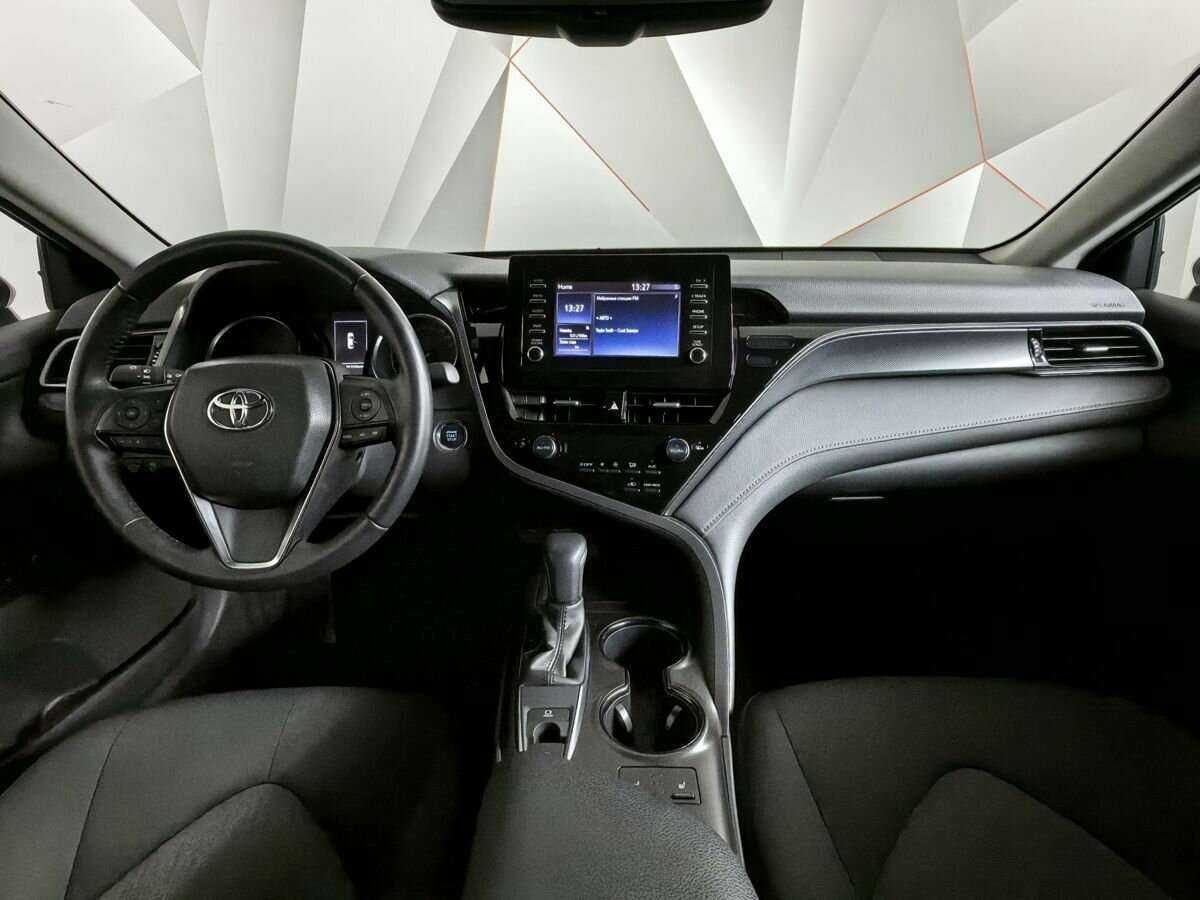 Toyota Camry с пробегом — 2021 год. Фото: #9