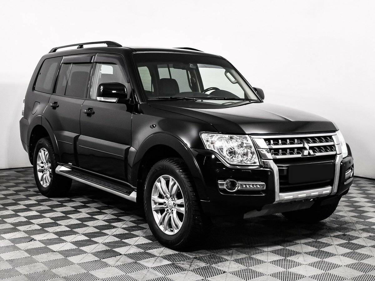 Mitsubishi Pajero с пробегом — 2015 год. Фото: #2